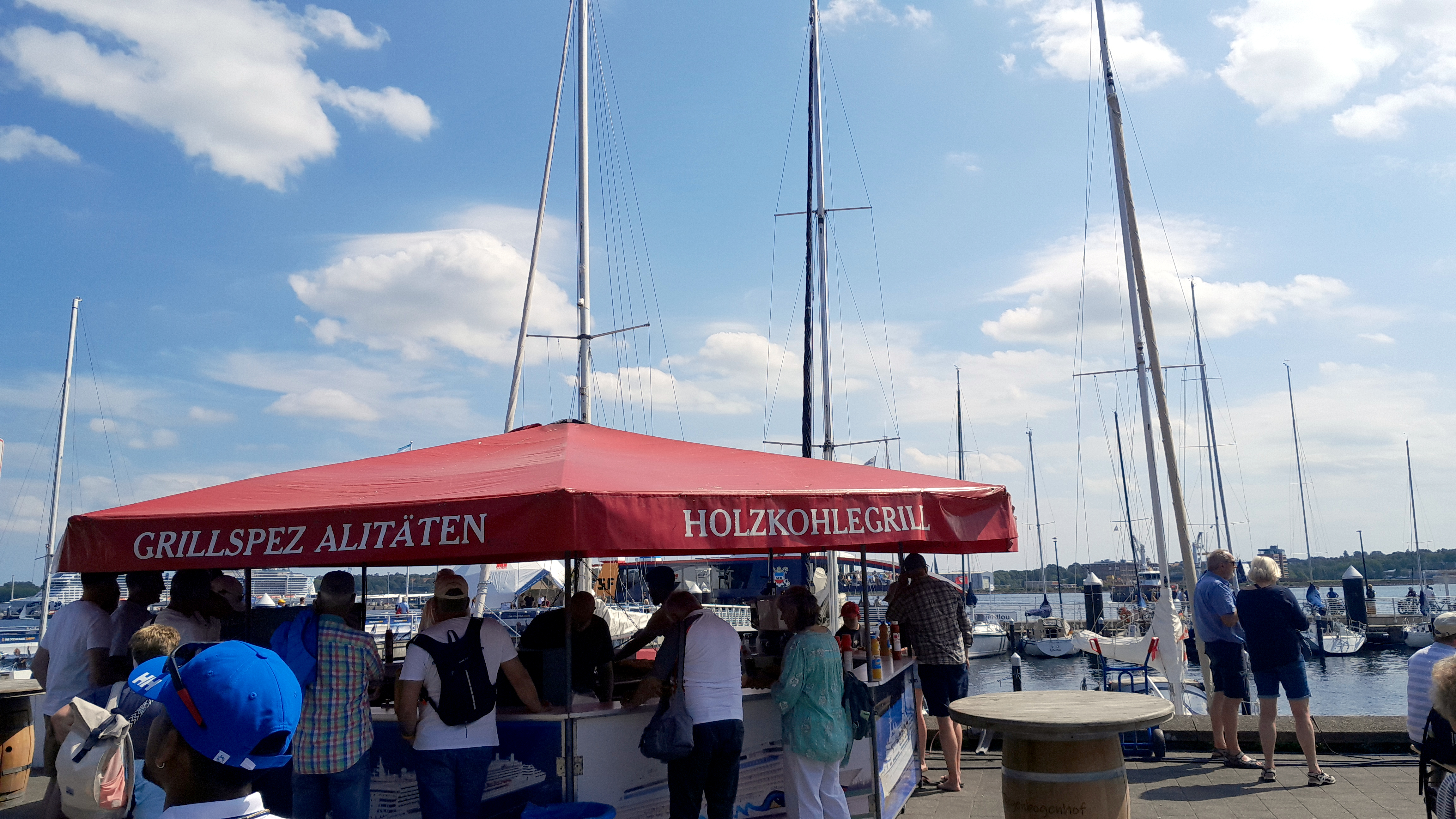 Holzkohlegrill